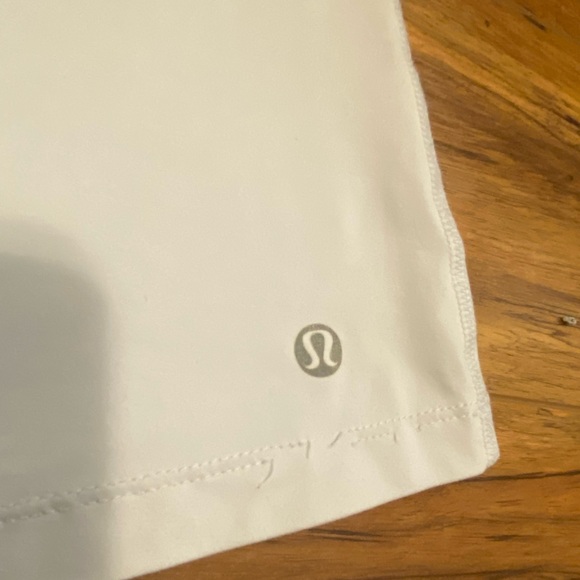 Rare Lululemon Top - White w/ Stripes - 4 - Picture 7 of 8